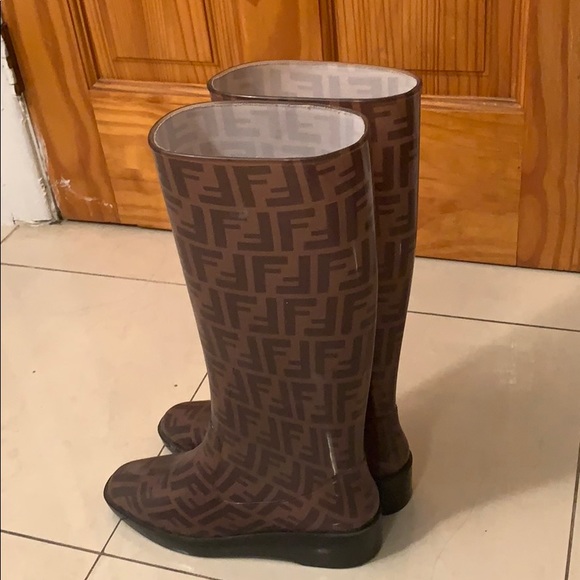Fendi rain boots - Picture 3 of 7